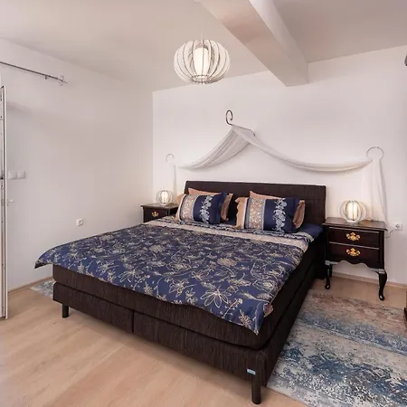Villa Awelon Stanici, Omis *